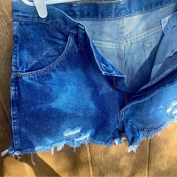 Vintage Rustler High Rise Custom Distressed Denim Cut-off Shorts Size 8 or 10 - Picture 9 of 16